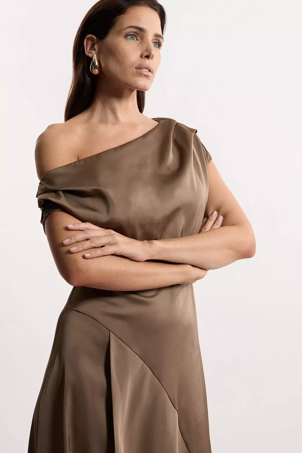 ■The tis■ SATIN RIBBON OFF SHOULDER DRESS_TT4S608BK Satin Off The Shoulder Asymmetric Hem Woven Midi Dress